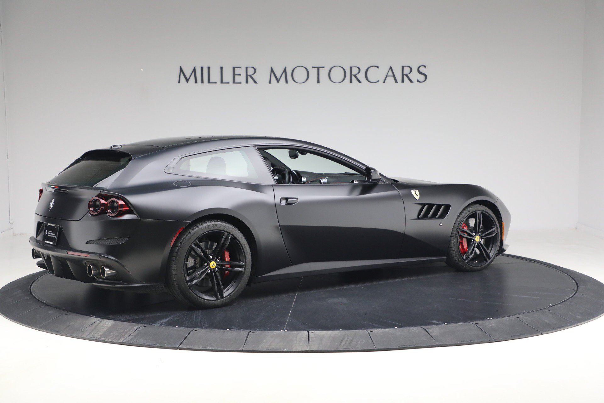 Certified 2018 Ferrari GTC4Lusso AWD/4WD image 9