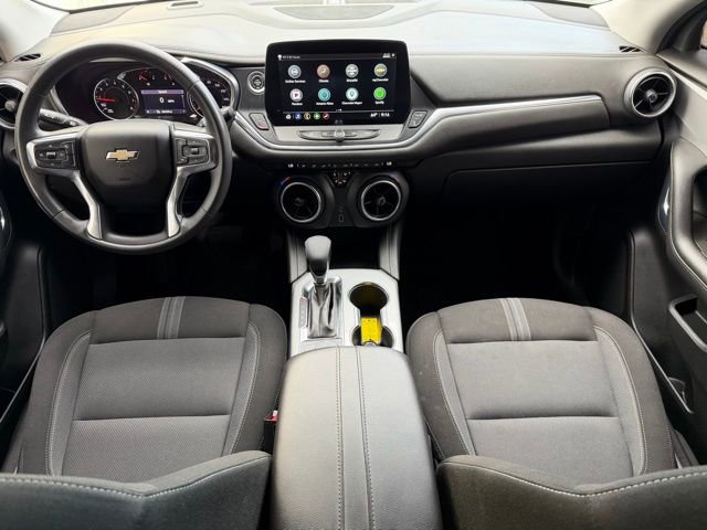 Used 2023 Chevrolet Blazer LT FWD image 2