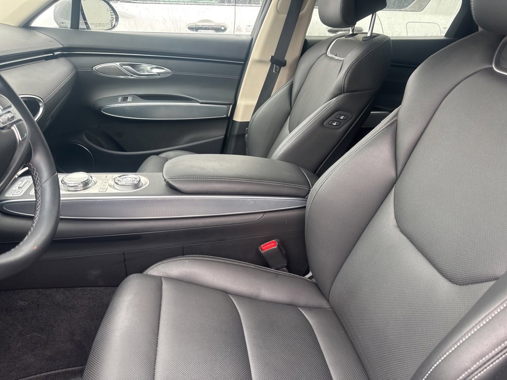 Used 2022 Genesis GV70 2.5T w/ Select Package image 11