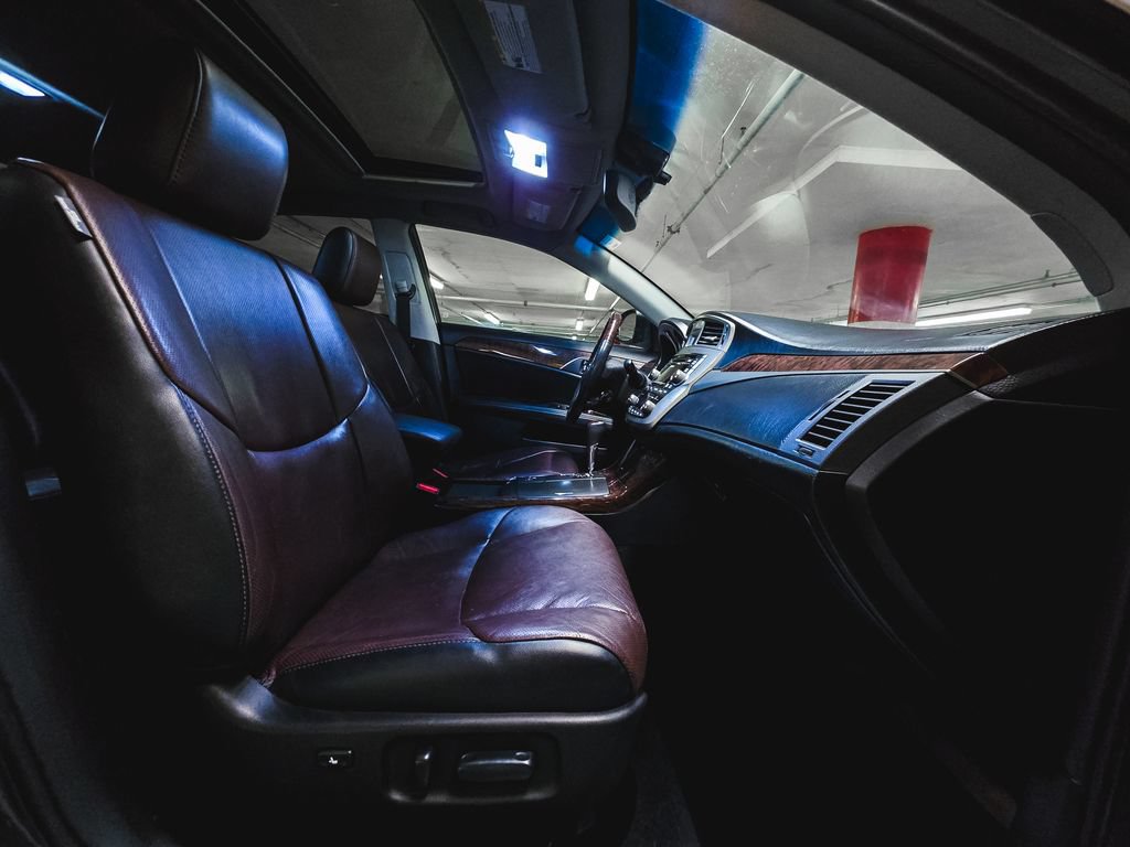 Used 2012 Toyota Avalon Limited FWD image 32