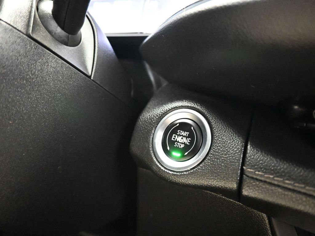 Used 2021 Buick Envision Essence AWD/4WD image 23