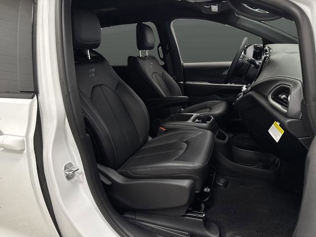 New 2026 Chrysler Pacifica Select w/ S Appearance Package image 29