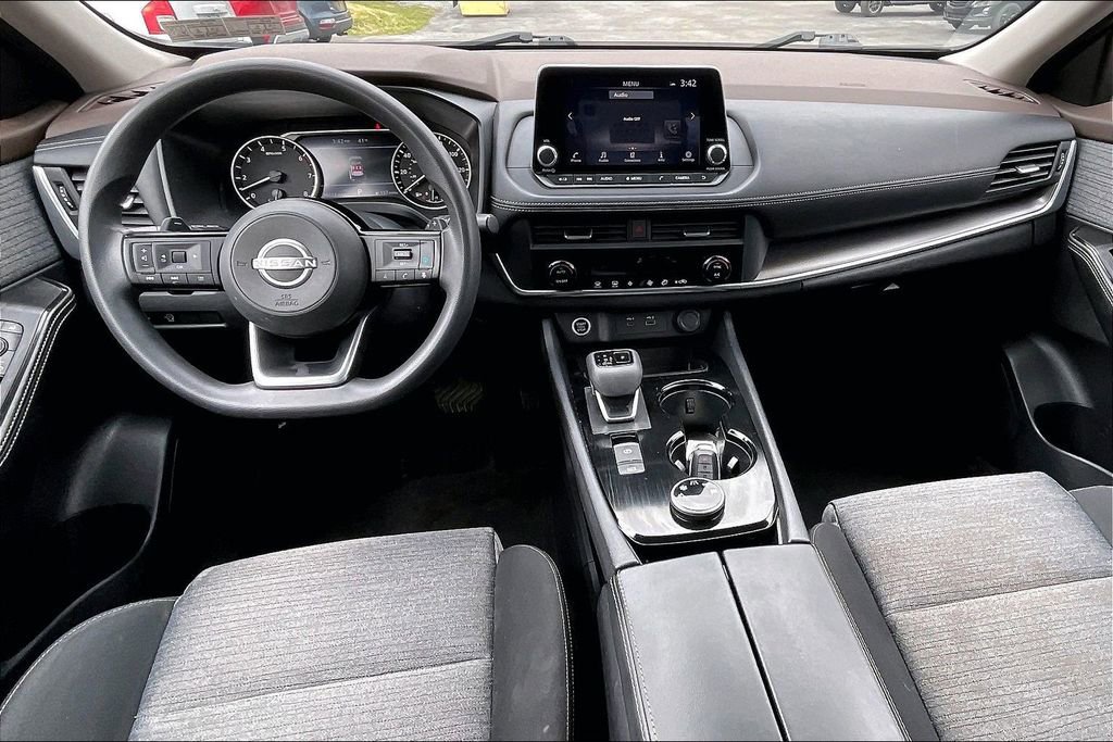 Used 2023 Nissan Rogue SV image 14