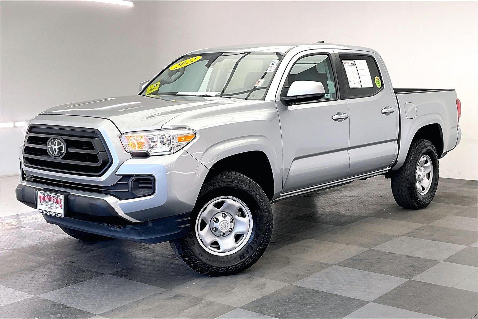 Used 2022 Toyota Tacoma SR w/ SR Convenience Package RWD image 11