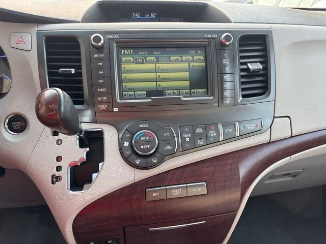 Used 2013 Toyota Sienna Limited w/ Premium Pkg AWD/4WD image 12