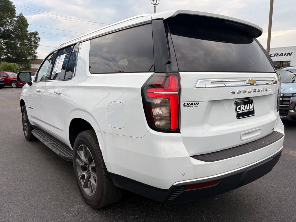 Used 2022 Chevrolet Suburban LT w/ Luxury Package AWD/4WD image 5