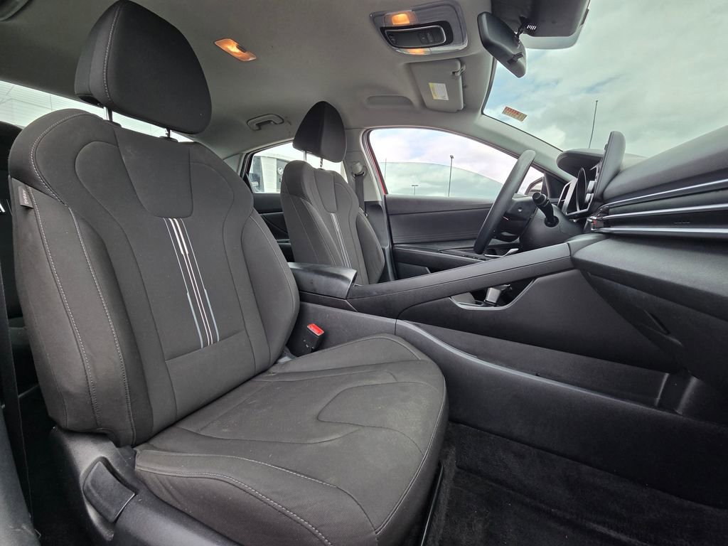 Used 2021 Hyundai Elantra SEL image 28