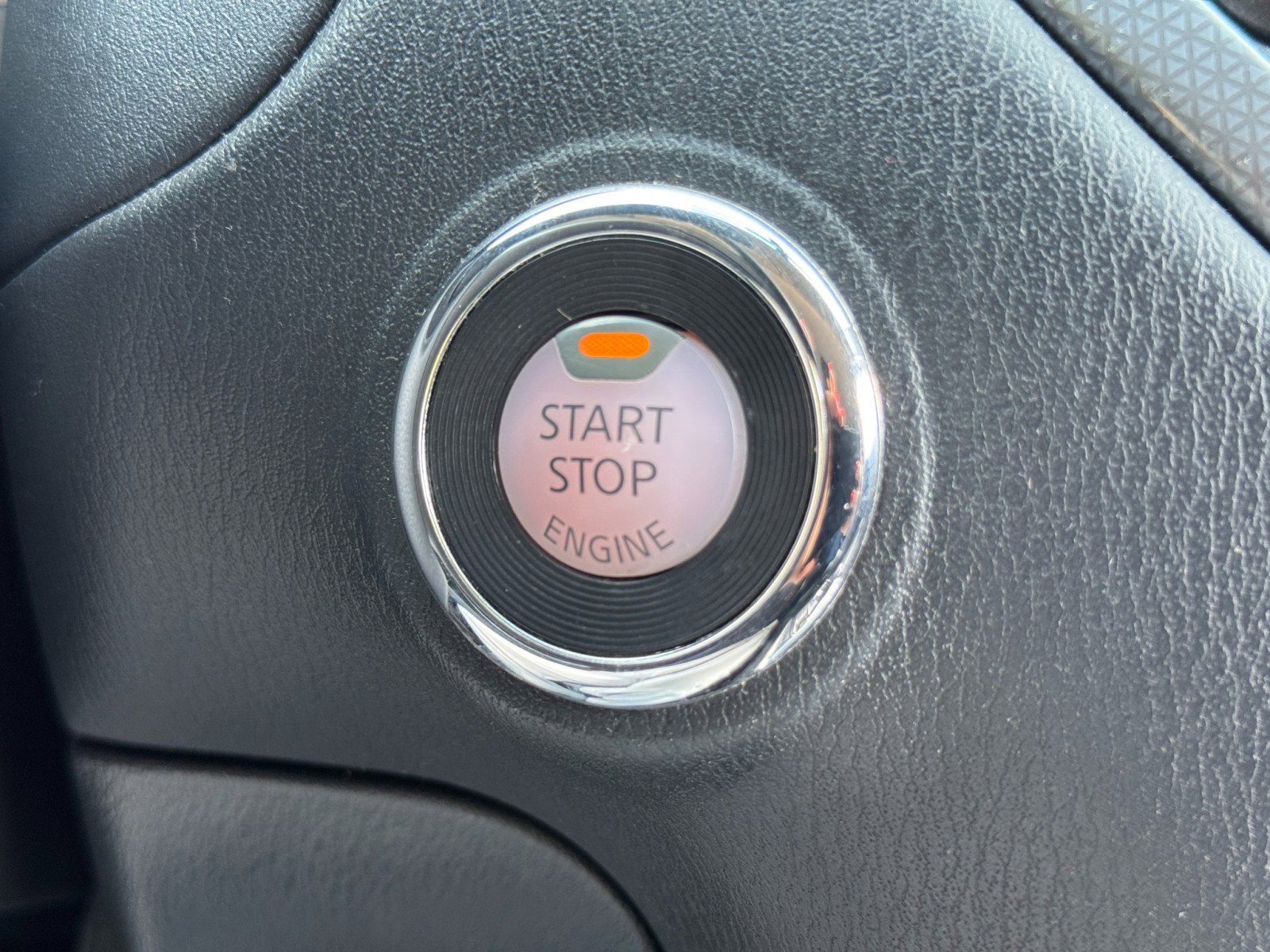 Used 2020 Nissan Pathfinder SL image 22