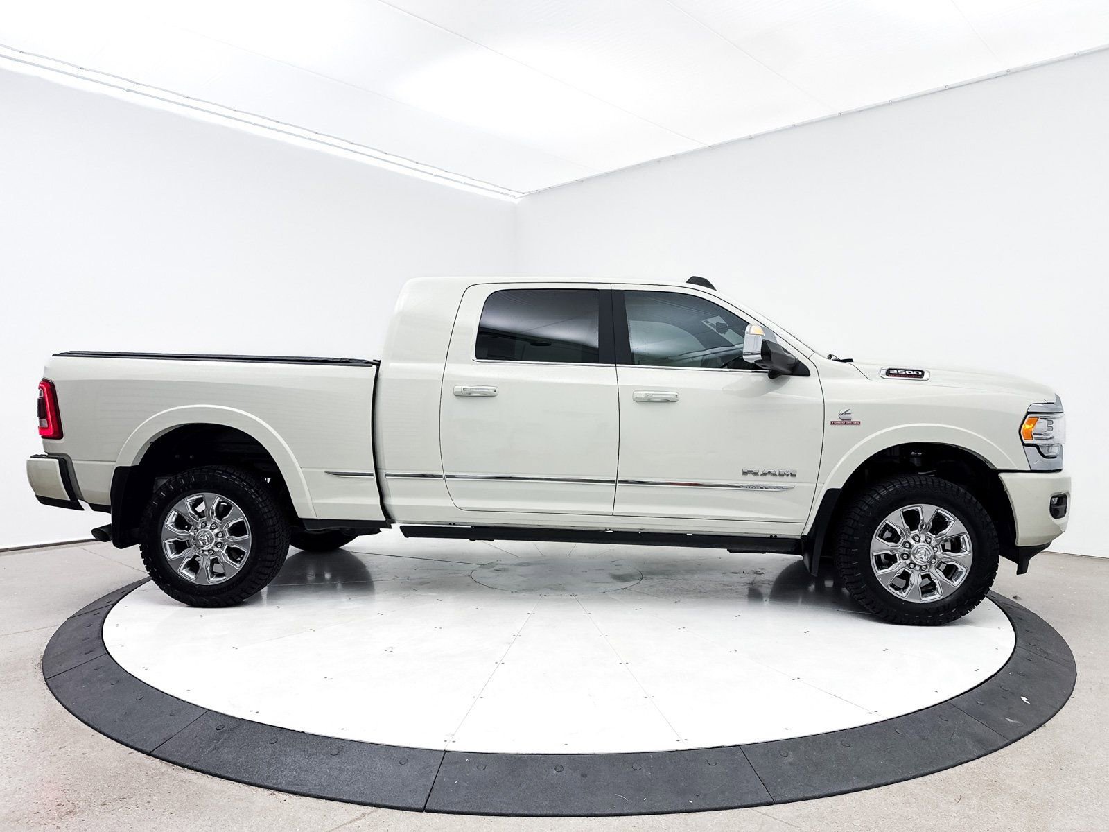 Used 2021 RAM 2500 Limited image 39