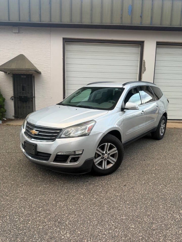 Used 2017 Chevrolet Traverse LT AWD/4WD image 1