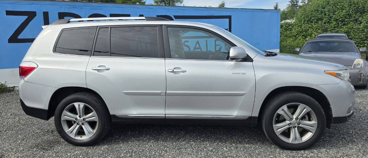 Used 2013 Toyota Highlander Limited AWD/4WD image 2
