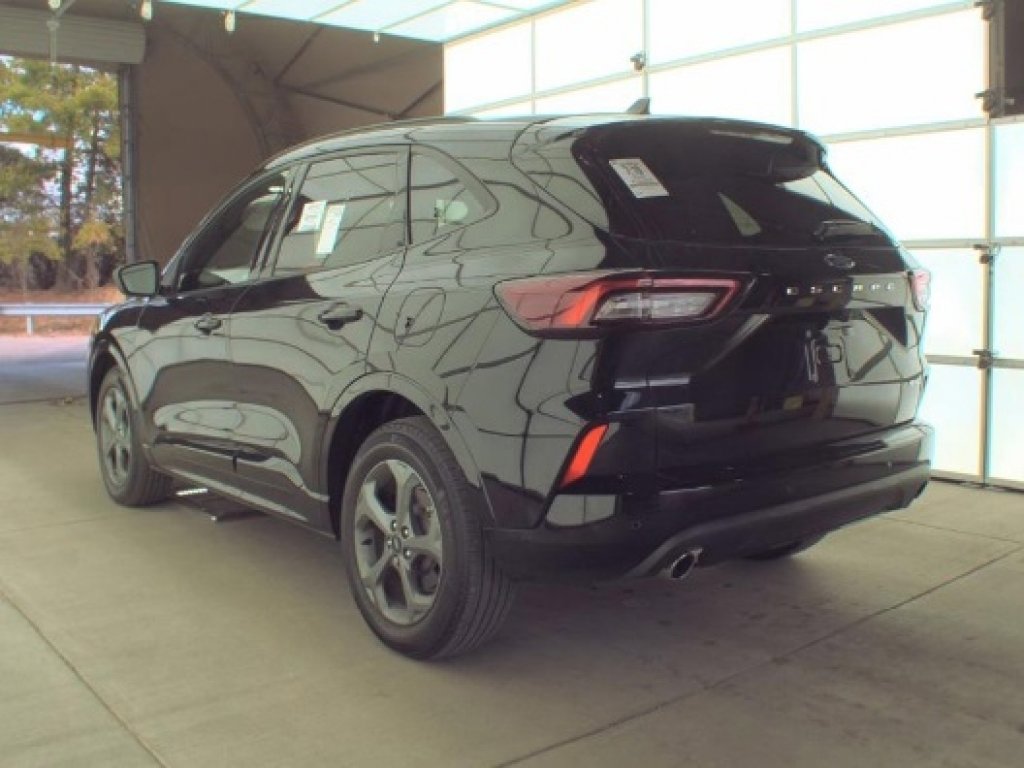 Used 2023 Ford Escape ST-Line w/ Tech Pack #1 image 8