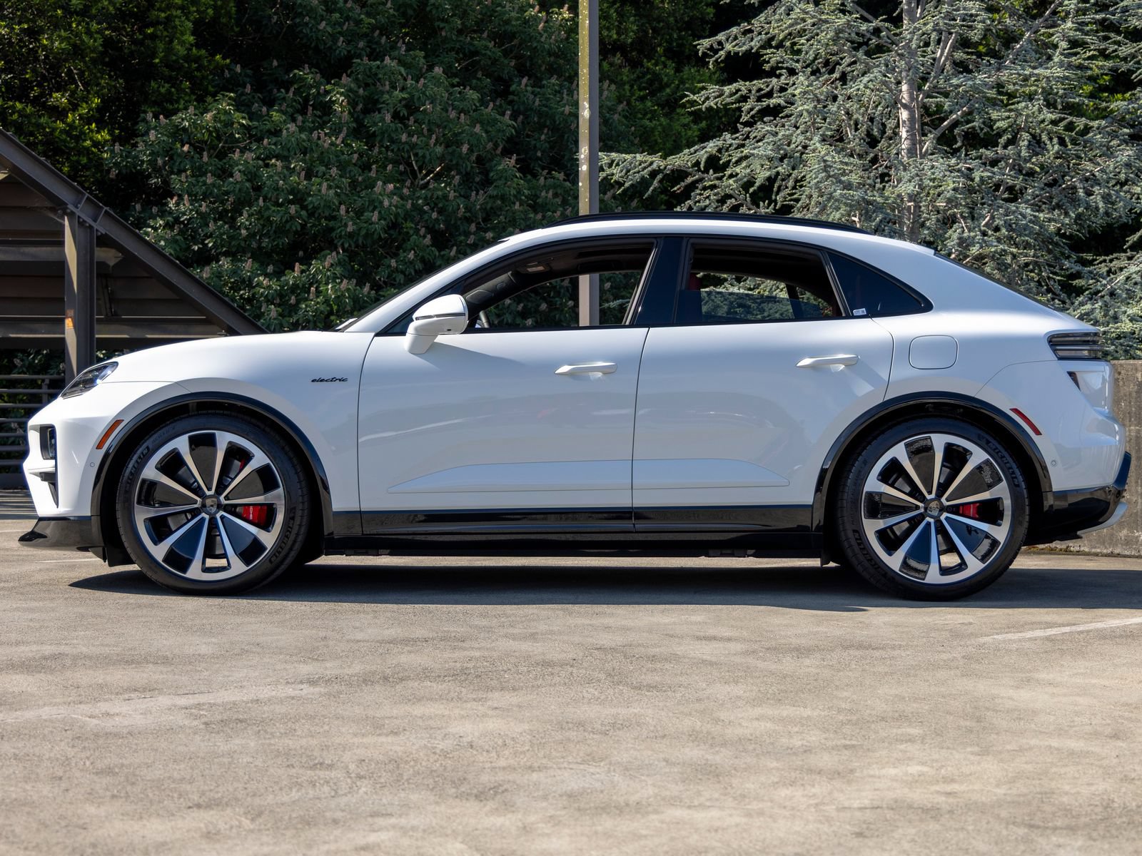 New 2025 Porsche Macan Turbo Electric AWD/4WD image 2