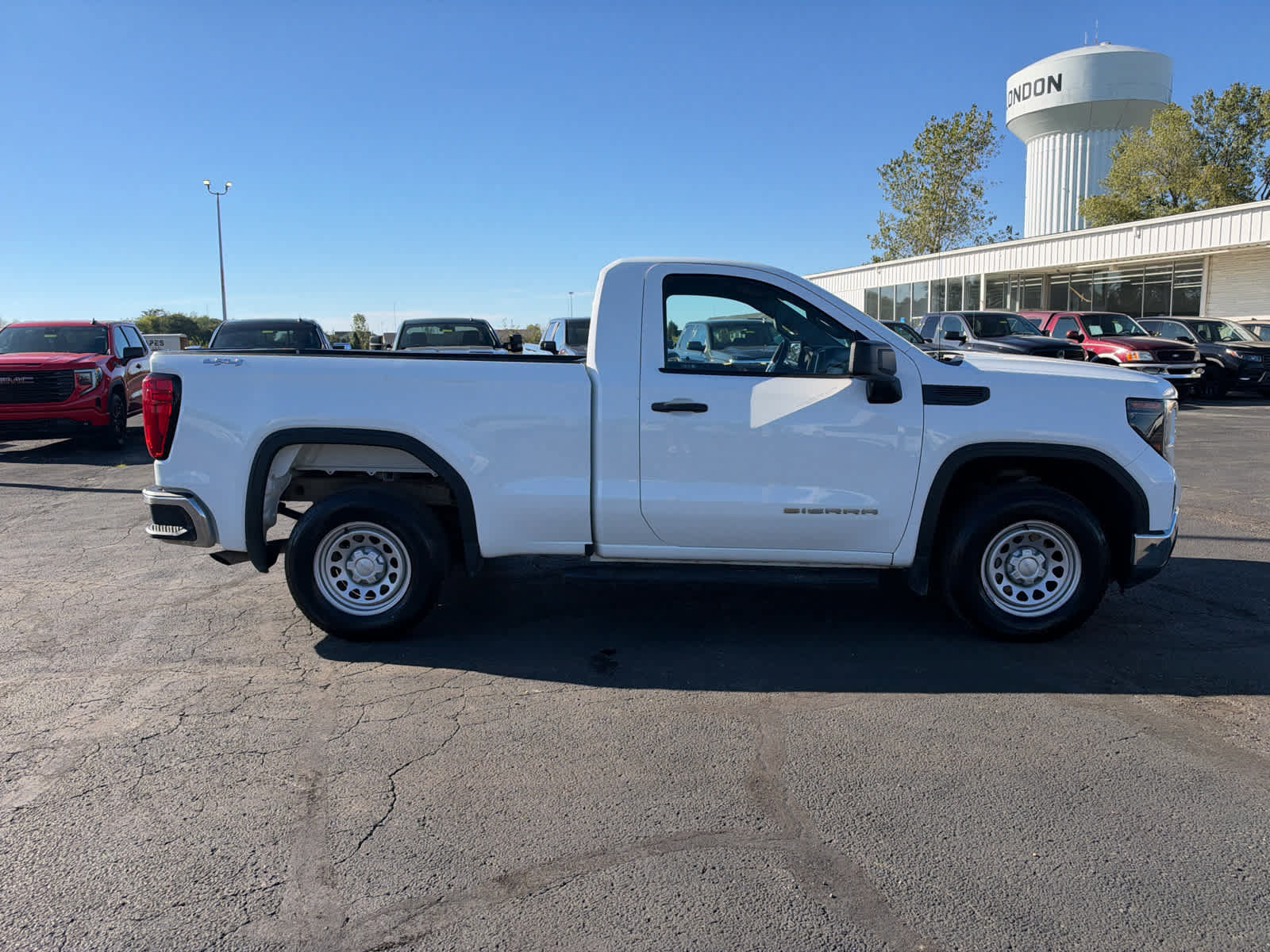 Used 2024 GMC Sierra 1500 Pro w/ Pro Value Package AWD/4WD image 6