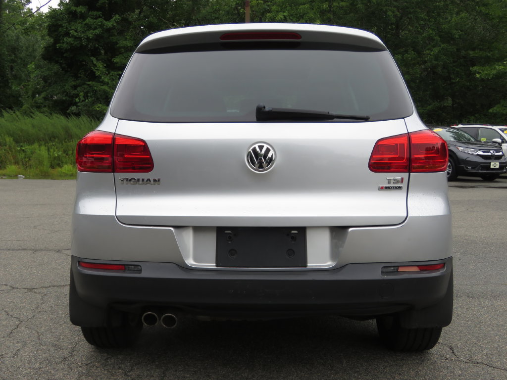 Used 2017 Volkswagen Tiguan Wolfsburg Edition AWD/4WD image 6