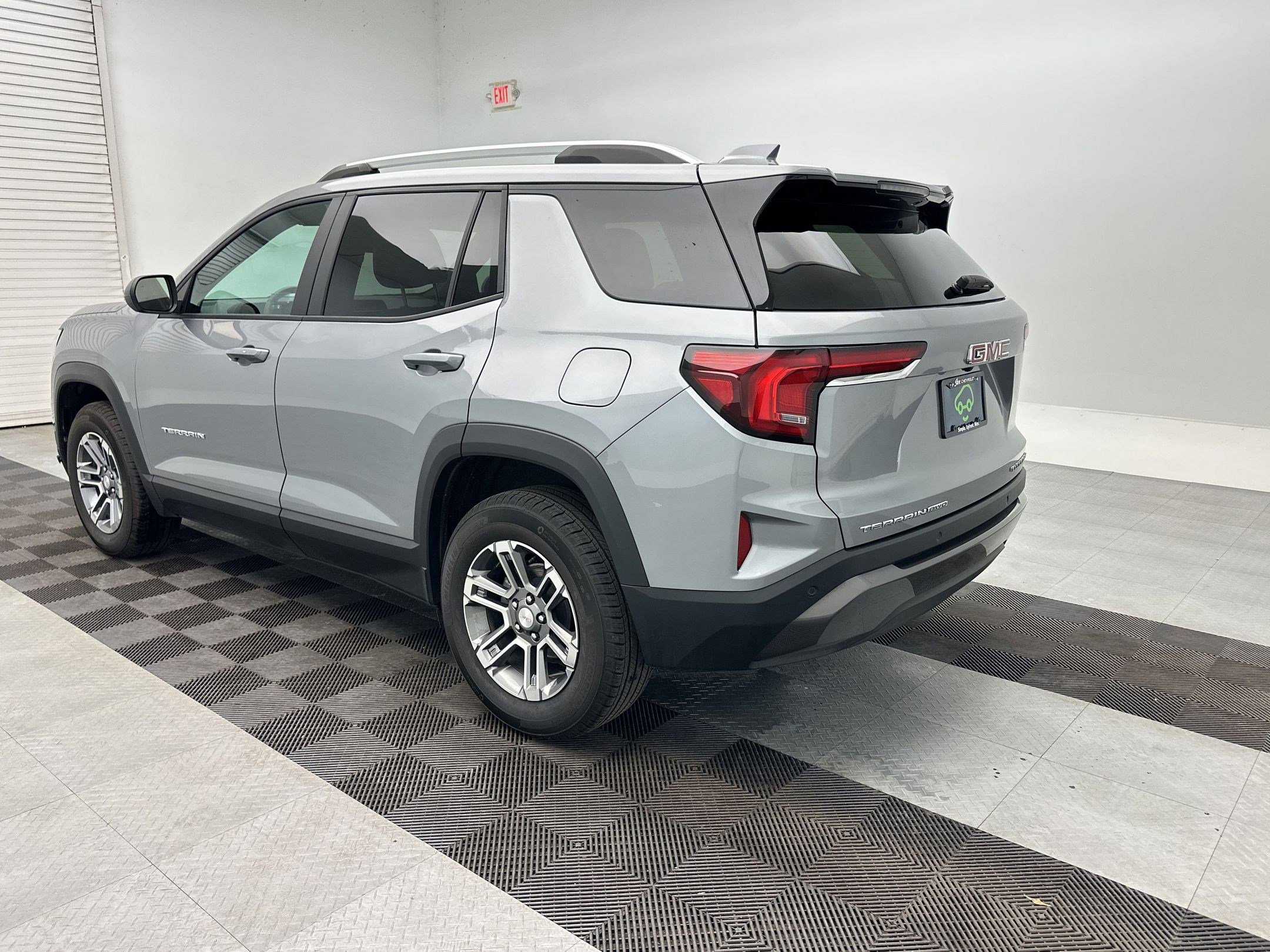 Certified 2025 GMC Terrain Elevation w/ Elevation Premium Package AWD/4WD image 3