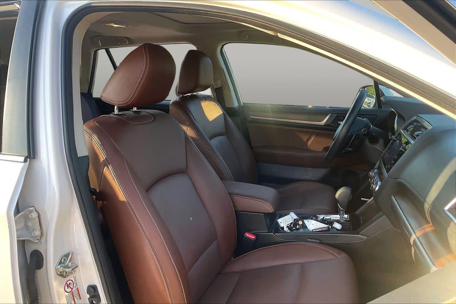 Used 2017 Subaru Outback 2.5i Touring w/ Popular Package #5A AWD/4WD image 9