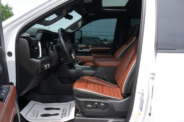 Used 2025 GMC Sierra 3500 Denali Ultimate AWD/4WD image 2