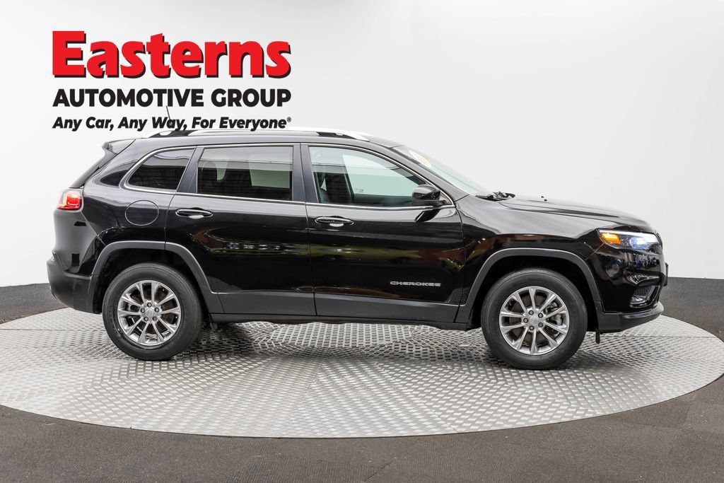Used 2021 Jeep Cherokee Latitude Plus AWD/4WD image 6