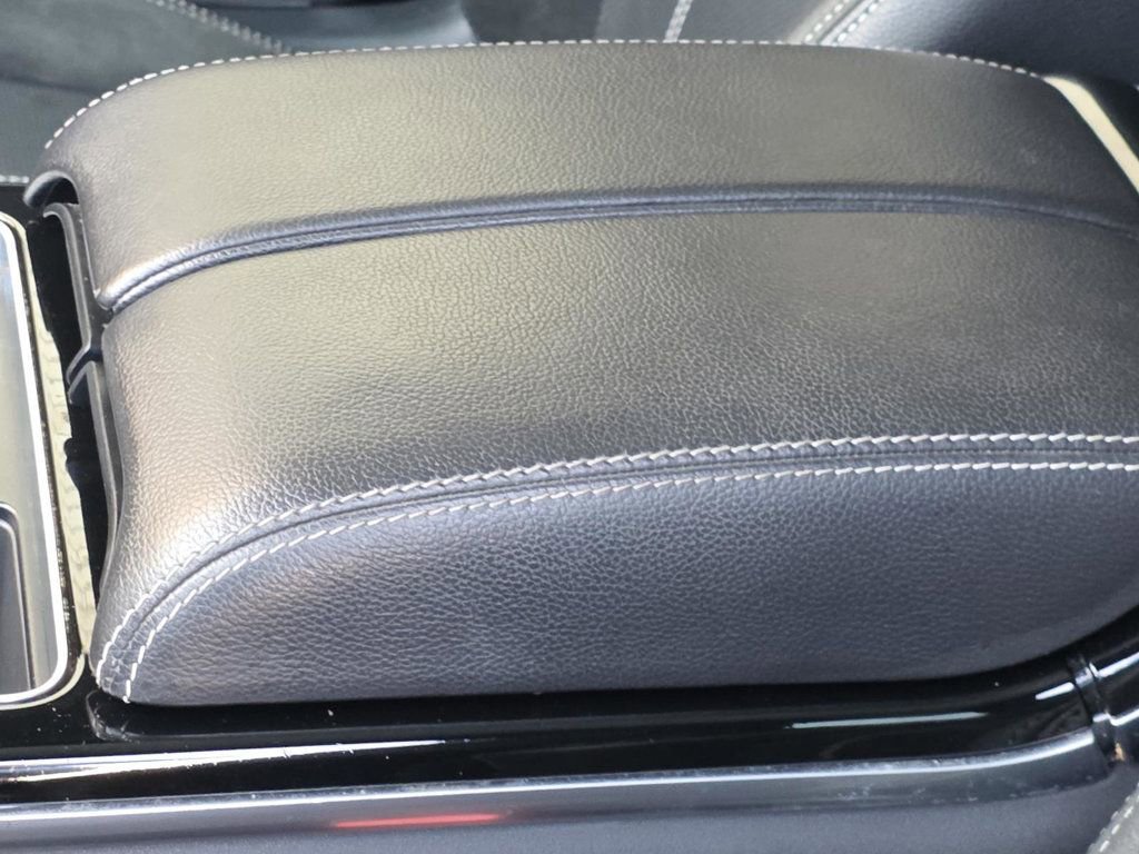 Used 2019 Land Rover Range Rover Velar R-Dynamic SE AWD/4WD image 8