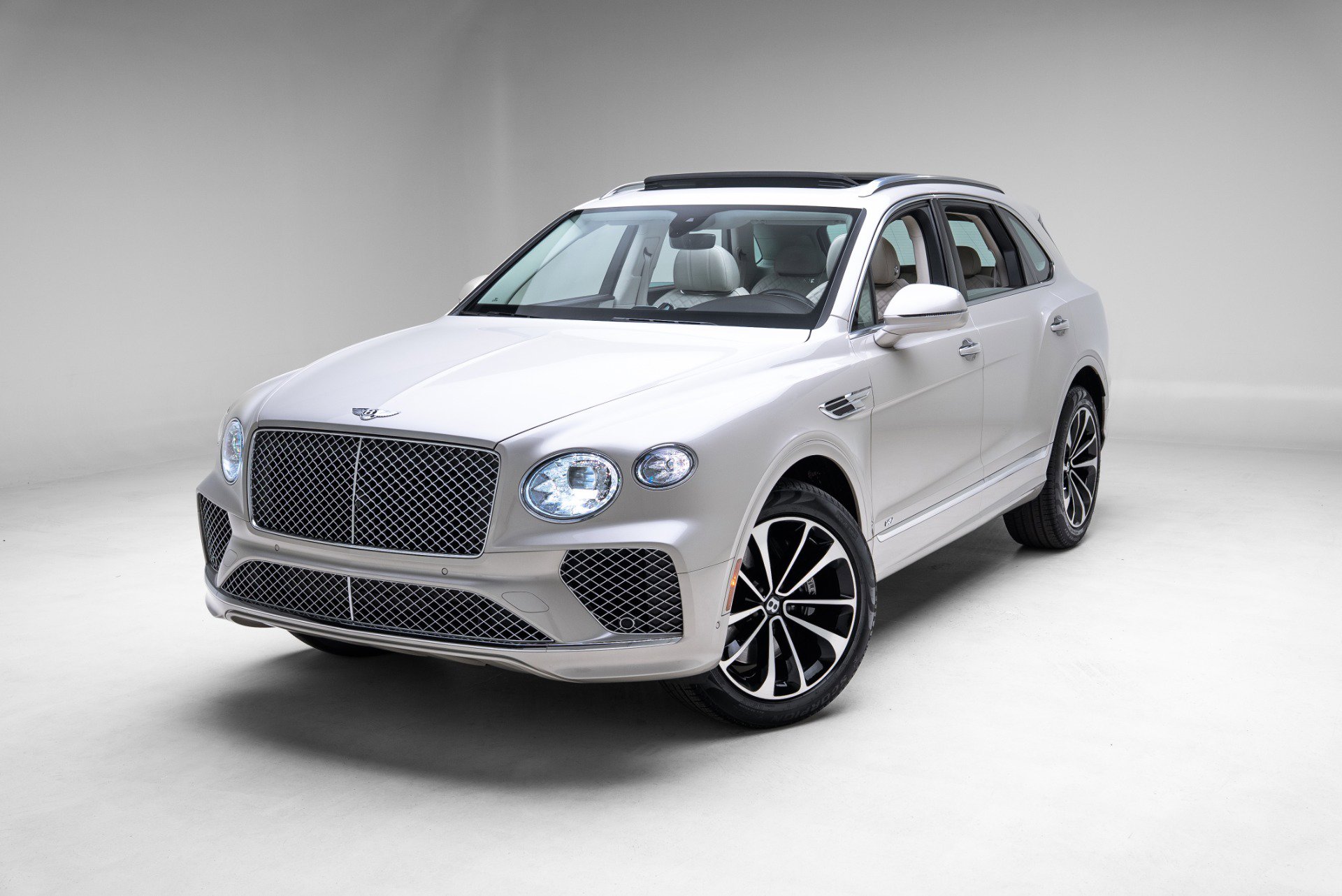 Used 2021 Bentley Bentayga image 17