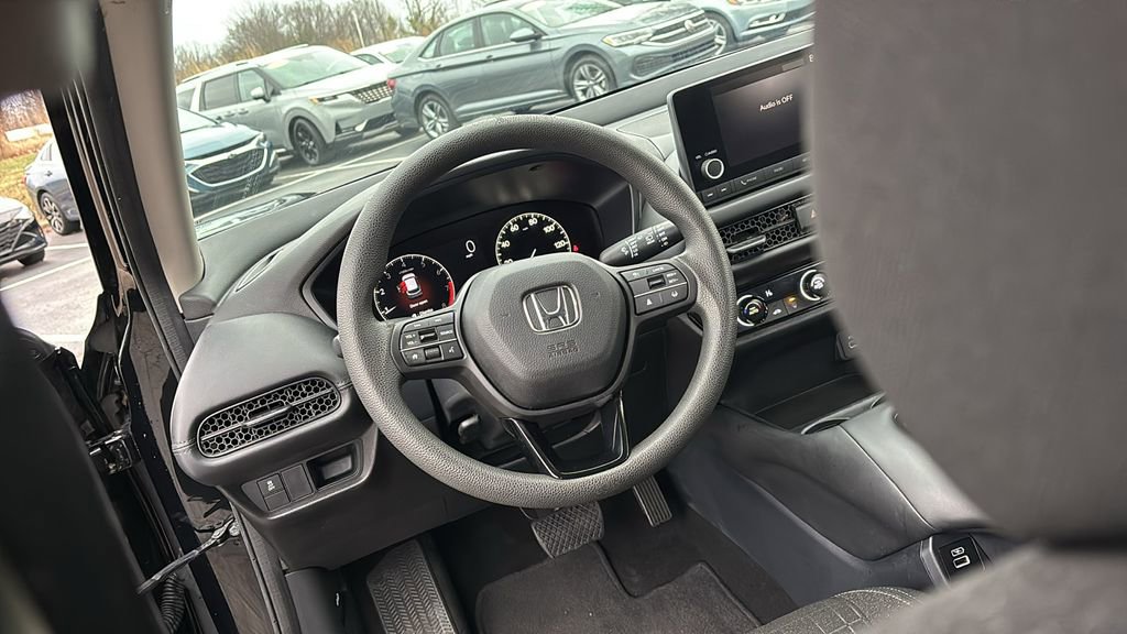 Used 2023 Honda HR-V LX image 13