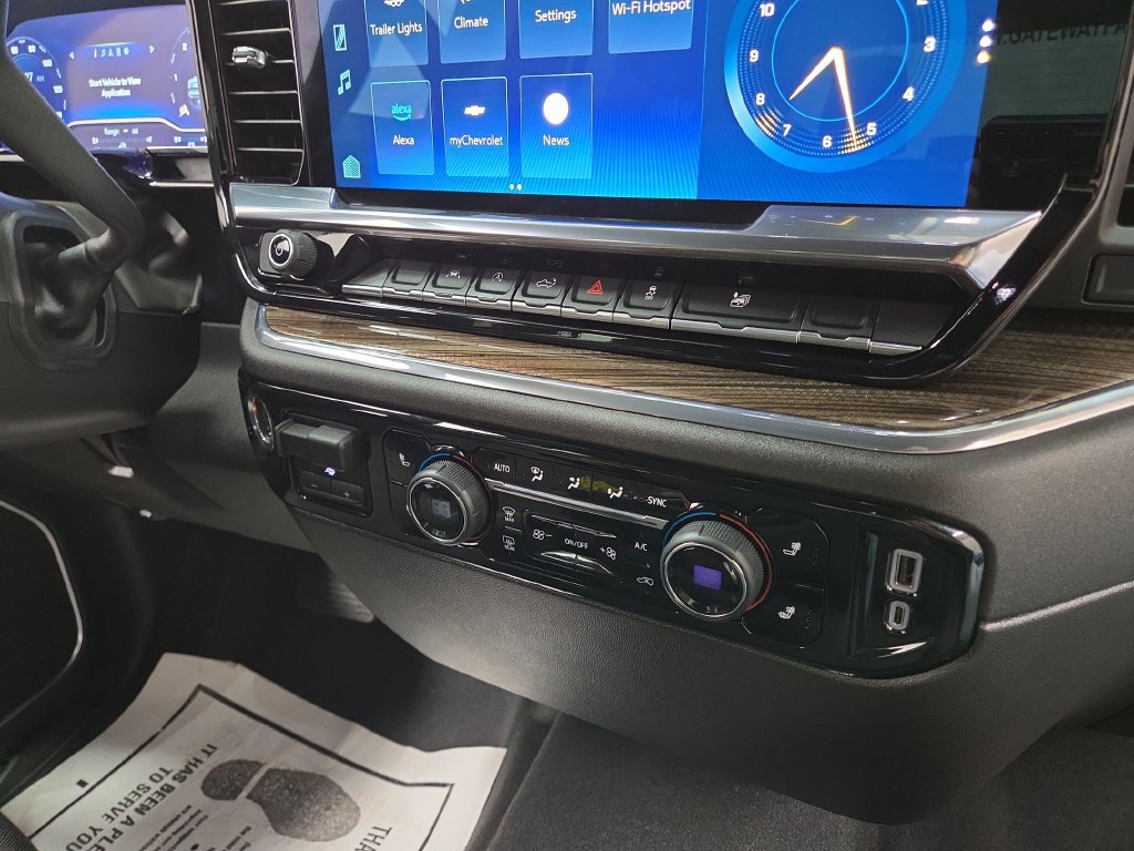 Used 2023 Chevrolet Silverado 1500 LT w/ Protection Package AWD/4WD image 15