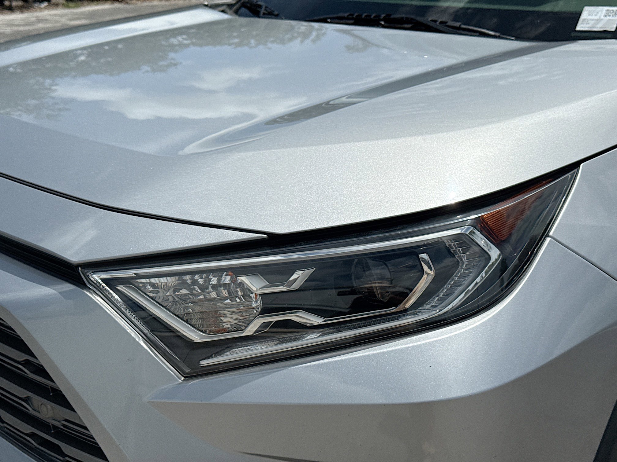 Used 2019 Toyota RAV4 Limited AWD/4WD image 9