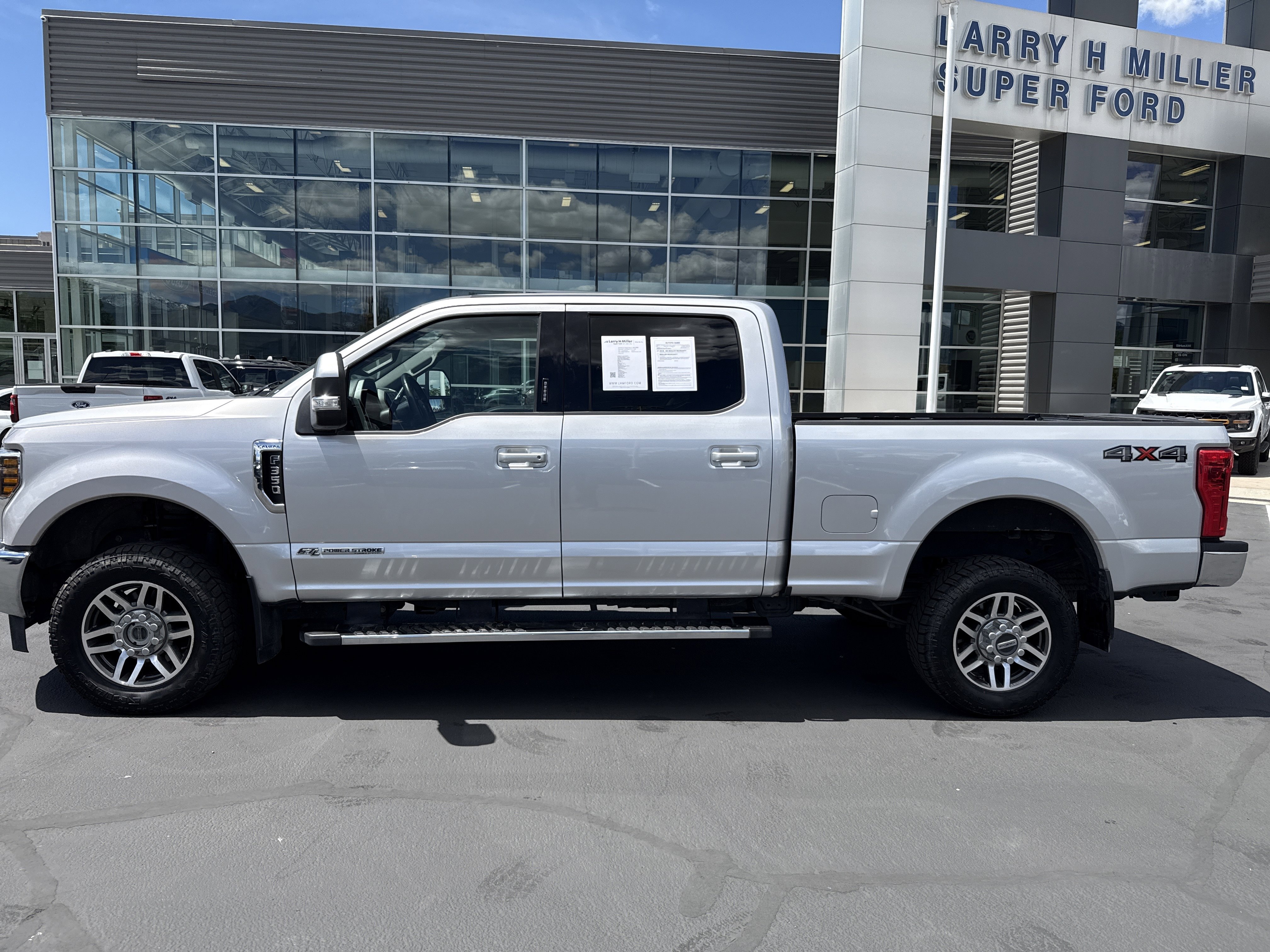 Used 2019 Ford F350 Lariat w/ Camper Package AWD/4WD image 2