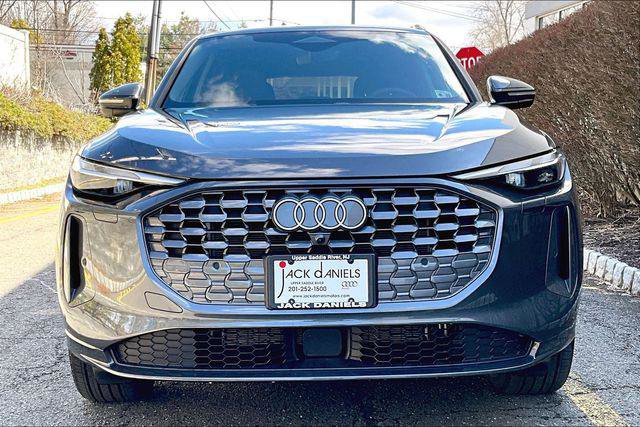 Certified 2025 Audi Q5 Premium w/ Convenience Package image 3