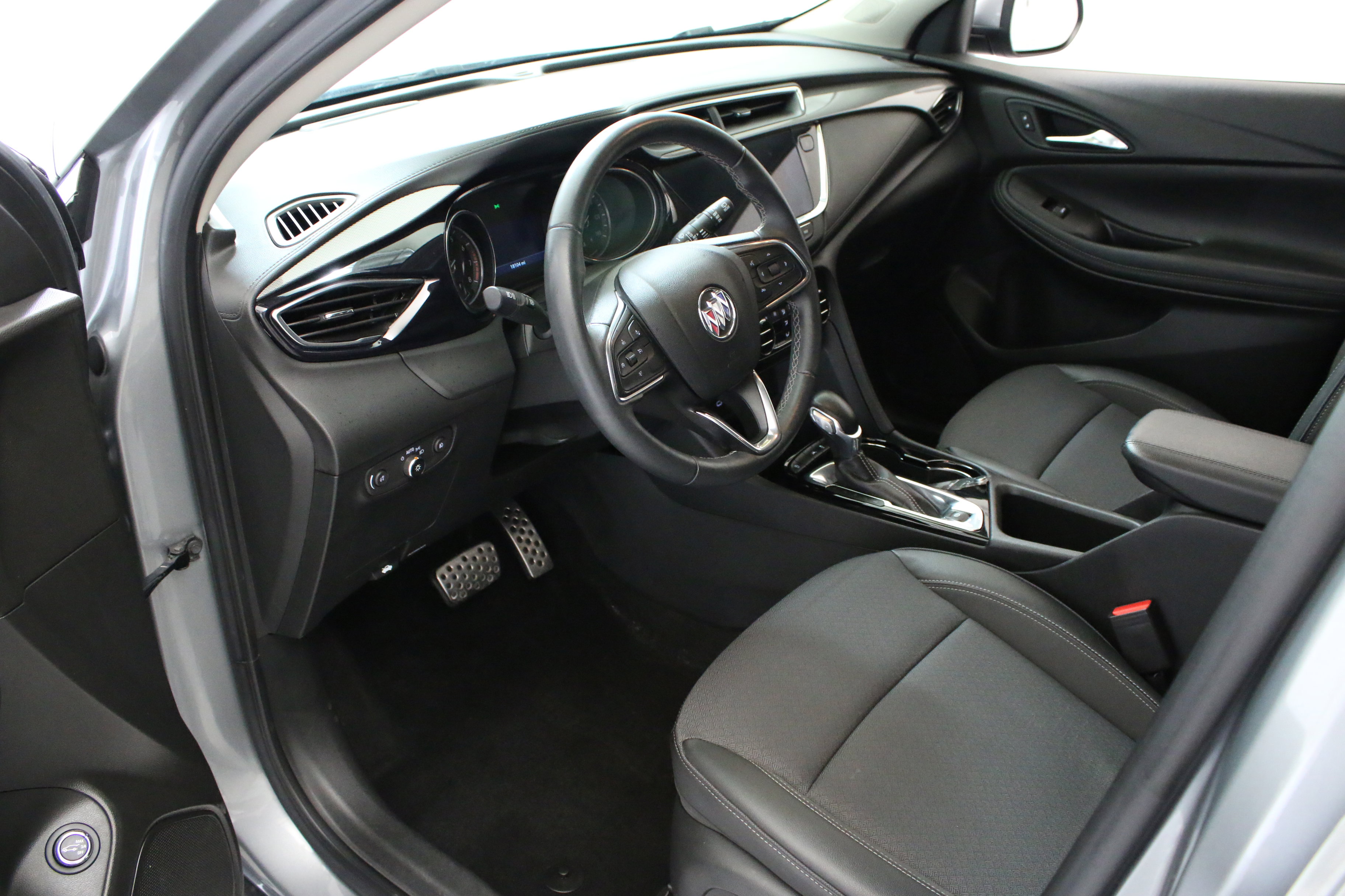 Used 2023 Buick Encore GX Select w/ Sport Touring Package FWD image 23