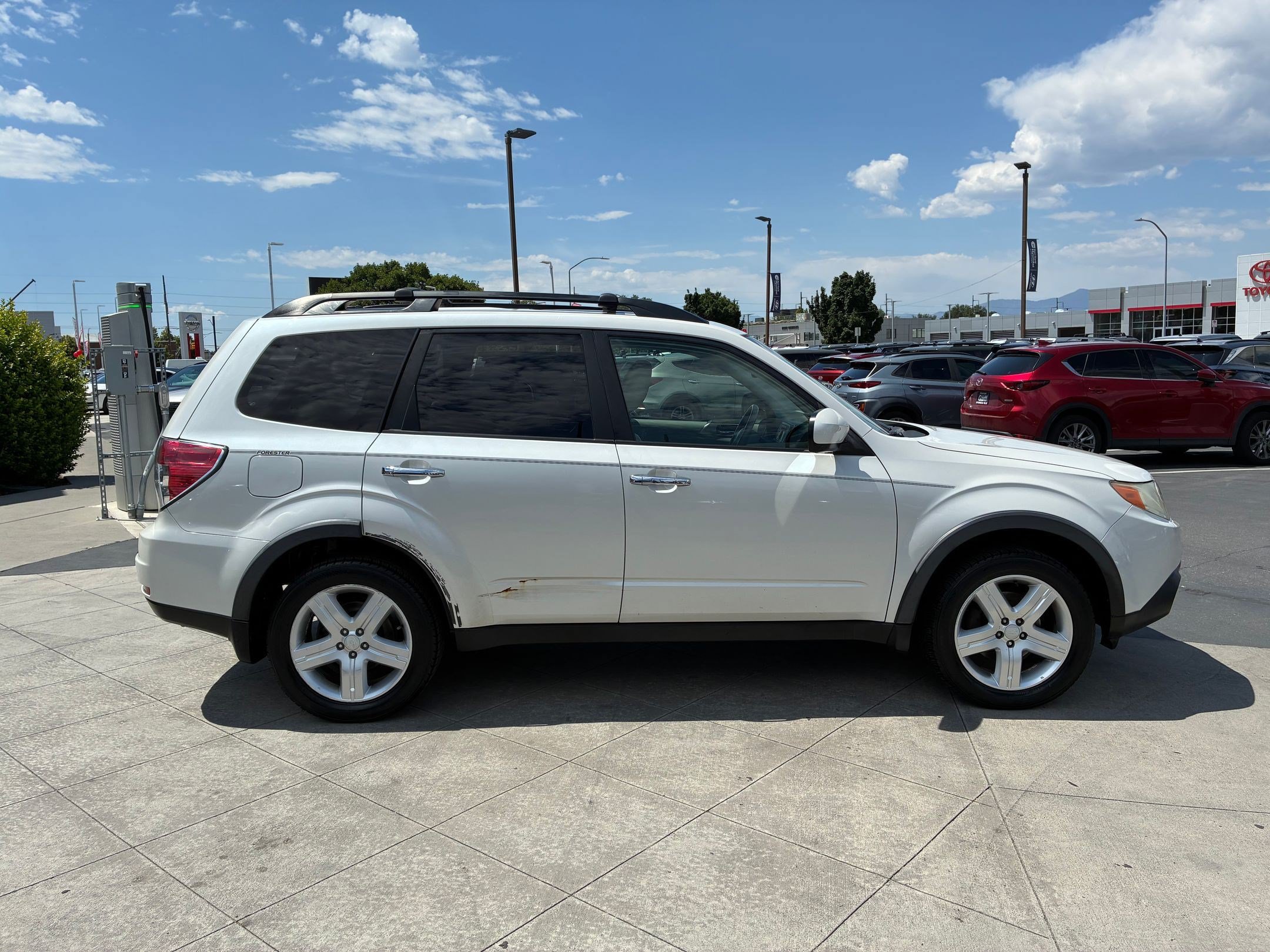 Used 2009 Subaru Forester 2.5X Limited w/ Utility Pkg AWD/4WD image 3