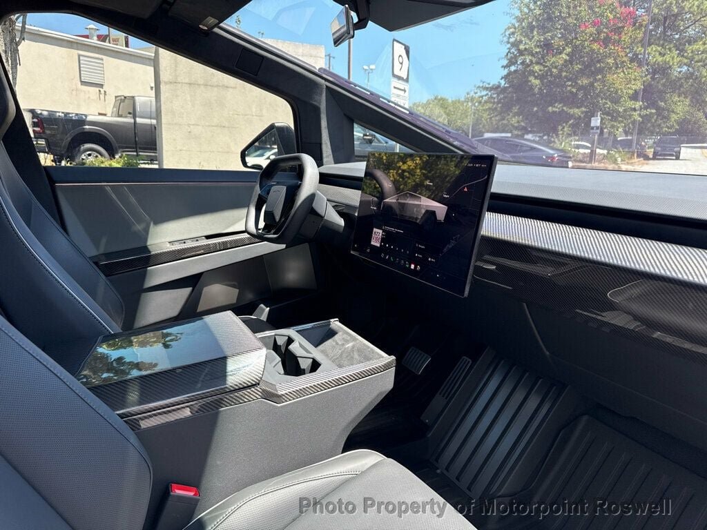Used 2024 Tesla Cybertruck AWD Crew Cab image 23