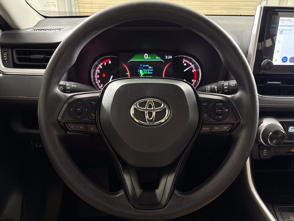 Used 2025 Toyota RAV4 XLE AWD/4WD image 14