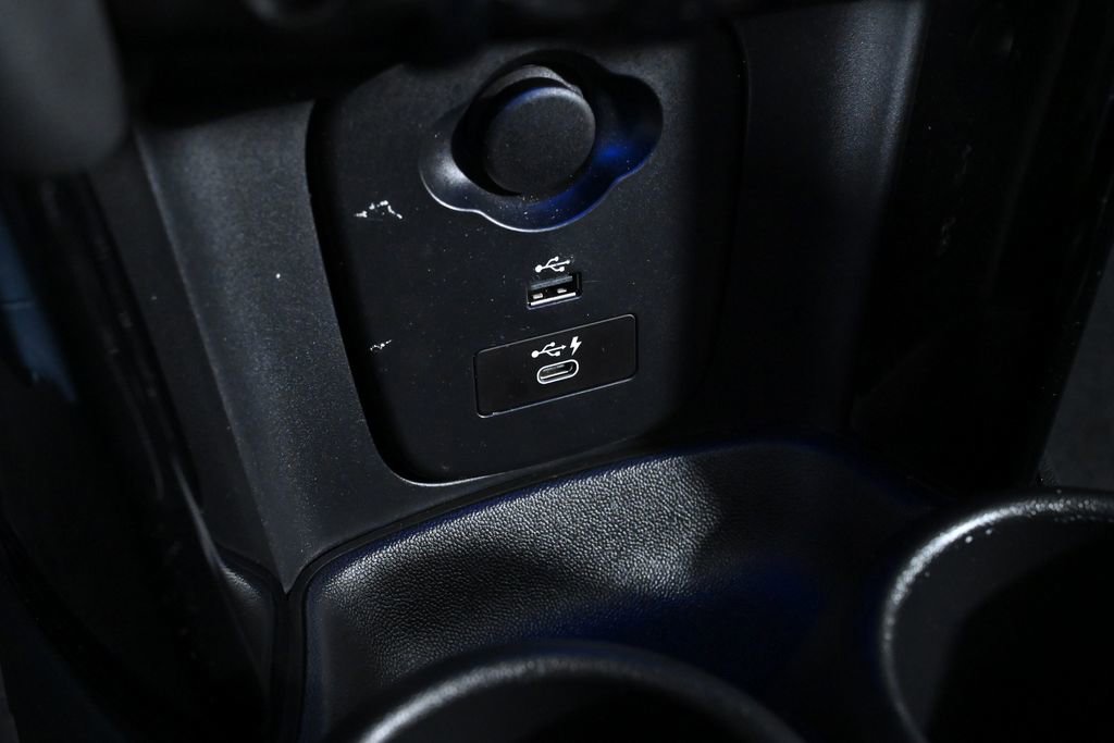 Used 2021 MINI Cooper 2-Door Hardtop image 18