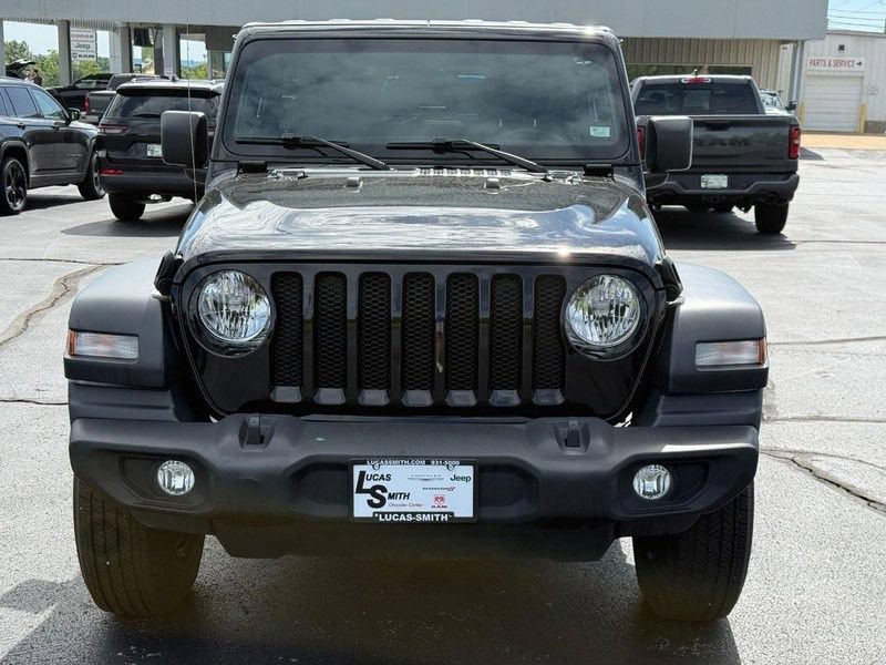 Used 2023 Jeep Wrangler Unlimited Sport AWD/4WD image 9