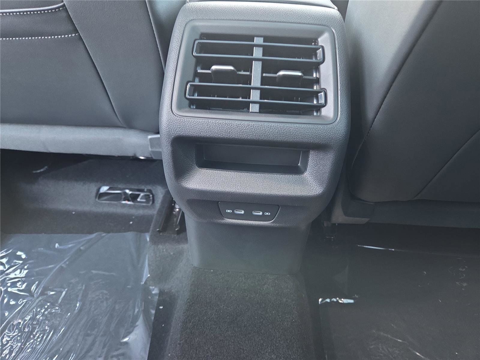 New 2025 Volkswagen Tiguan SE R-Line image 22