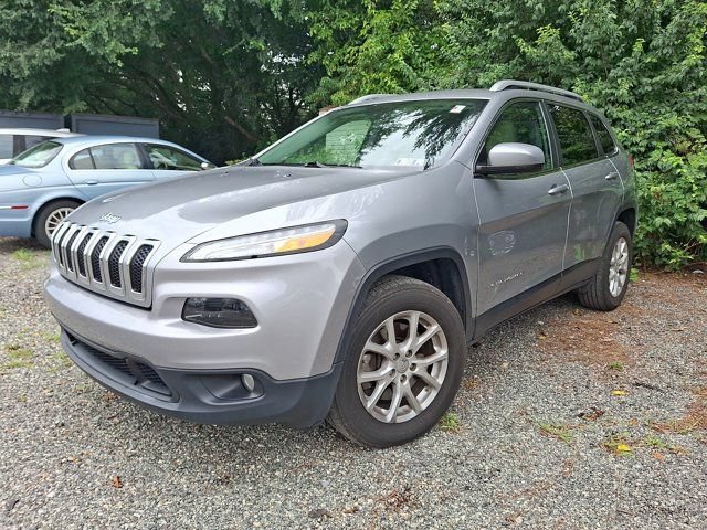 Used 2017 Jeep Cherokee Latitude w/ Safety/Convenience Group AWD/4WD image 3
