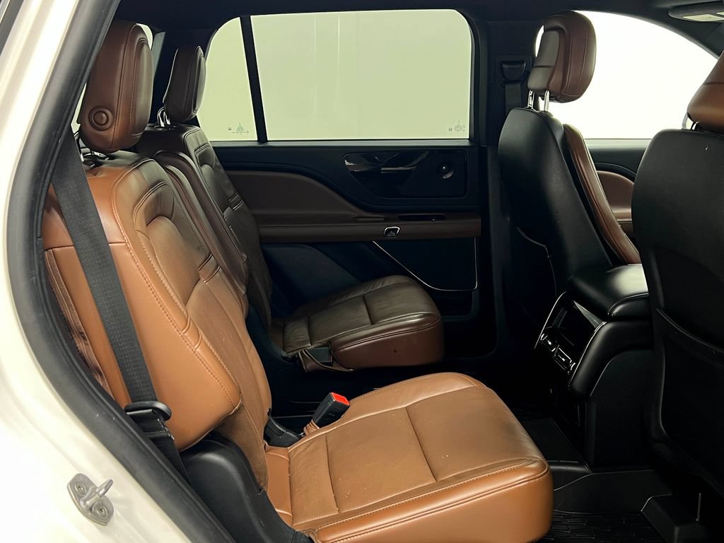 Used 2020 Lincoln Aviator Reserve w/ Elements Package Plus AWD/4WD image 32