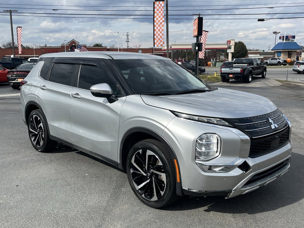 Used 2022 Mitsubishi Outlander SE