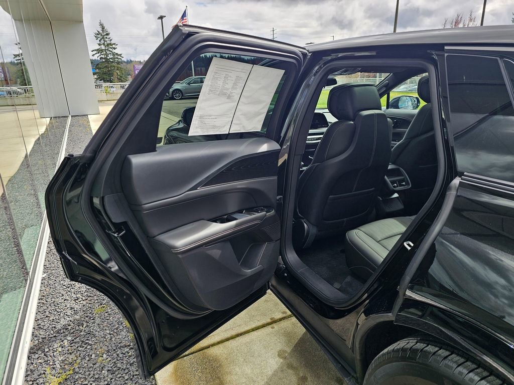 Used 2025 Cadillac Lyriq Sport image 15