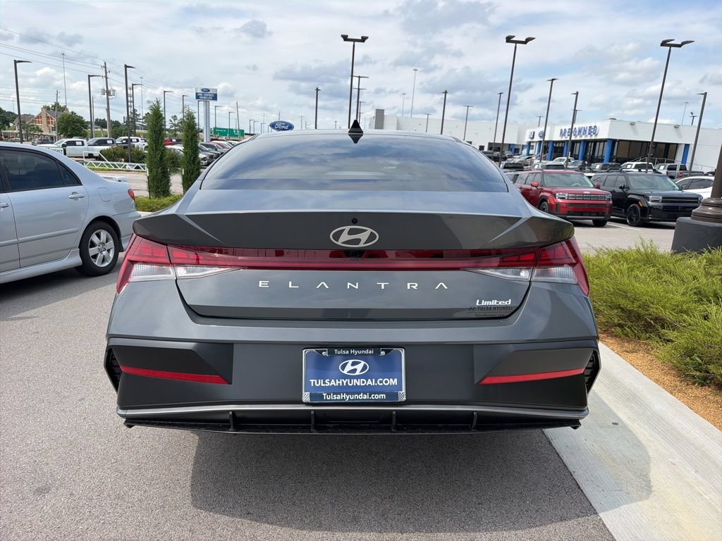New 2026 Hyundai Elantra Limited FWD image 10
