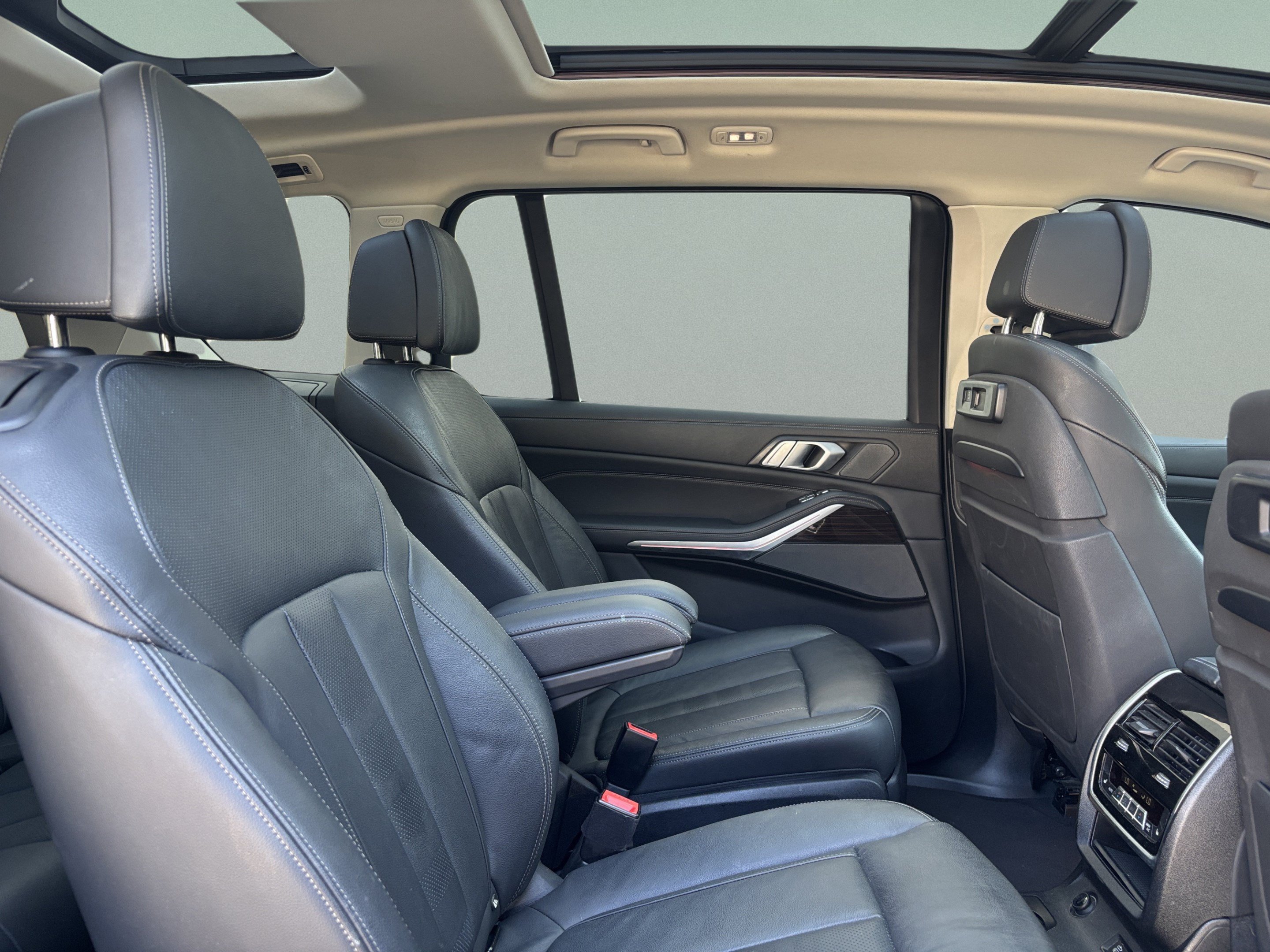 Used 2019 BMW X7 xDrive50i w/ Premium Package AWD/4WD image 28