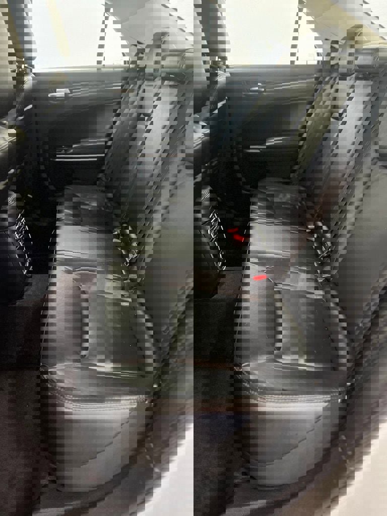 Used 2017 Chrysler 300 Limited AWD/4WD image 15