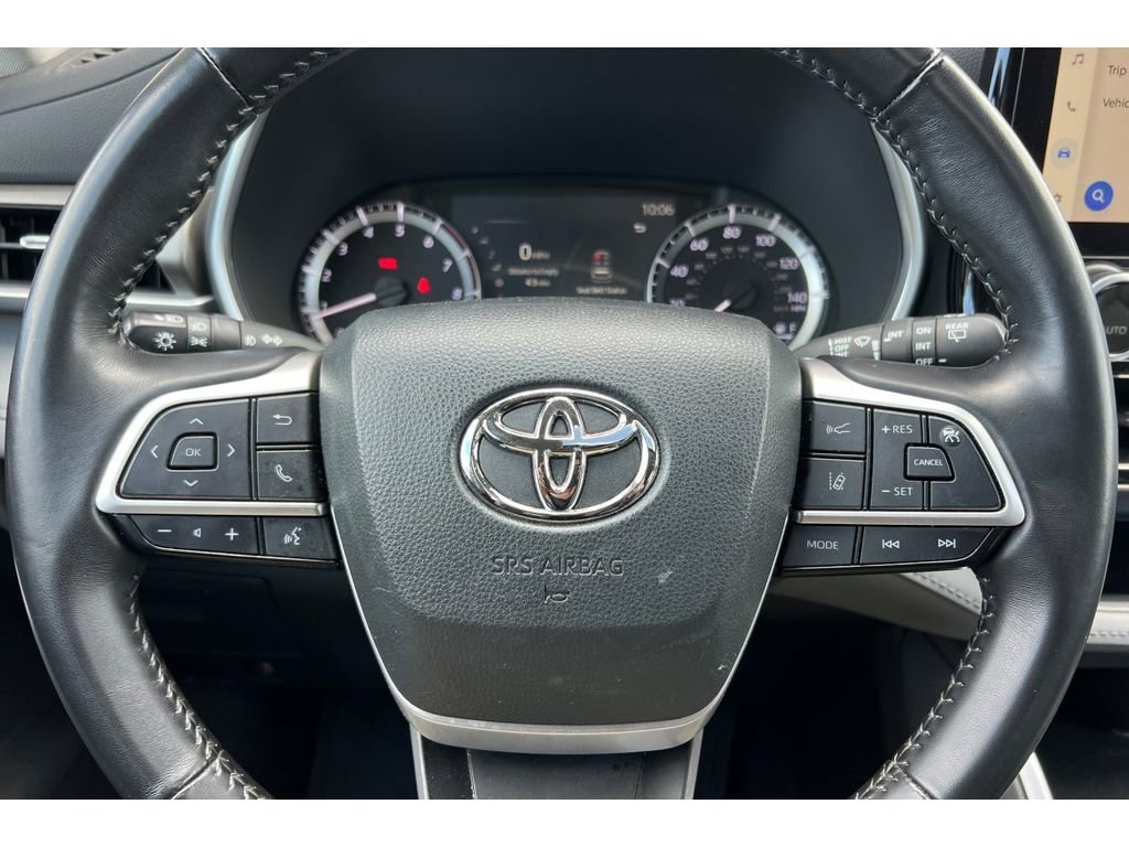 Used 2023 Toyota Highlander XLE image 27