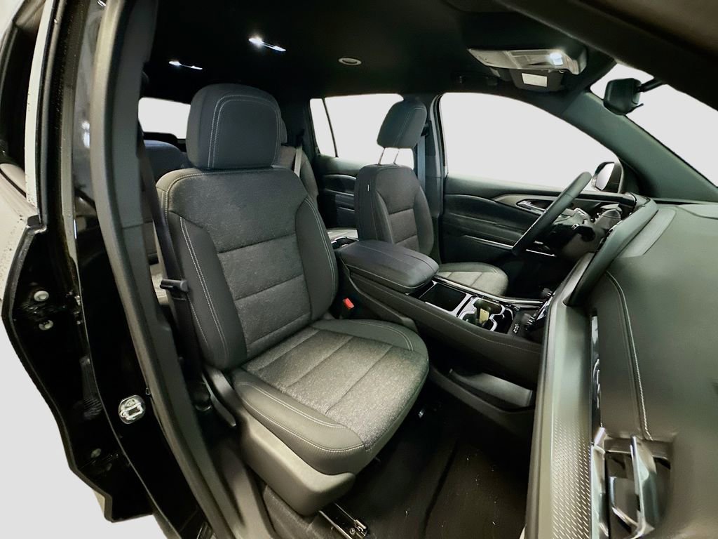 New 2025 Chevrolet Traverse LT FWD image 29