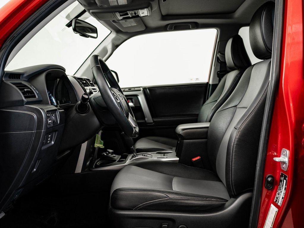 Used 2016 Toyota 4Runner SR5 image 20