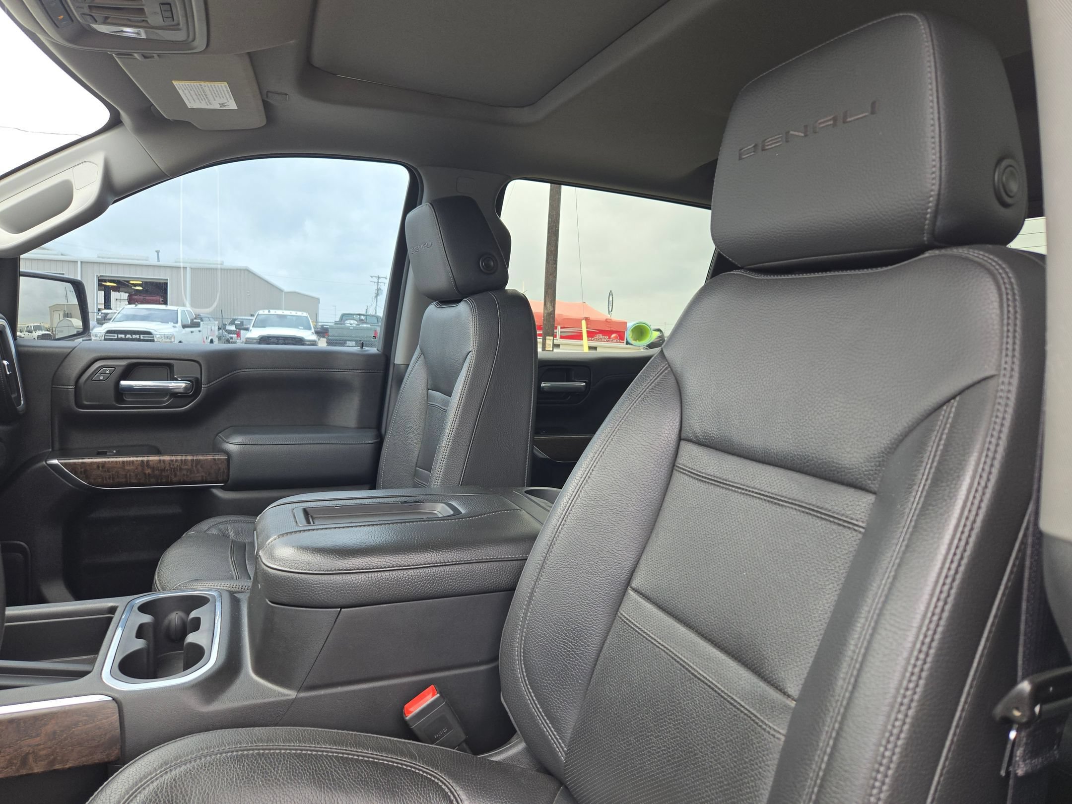 Used 2020 GMC Sierra 1500 Denali w/ Denali Ultimate Package AWD/4WD image 9