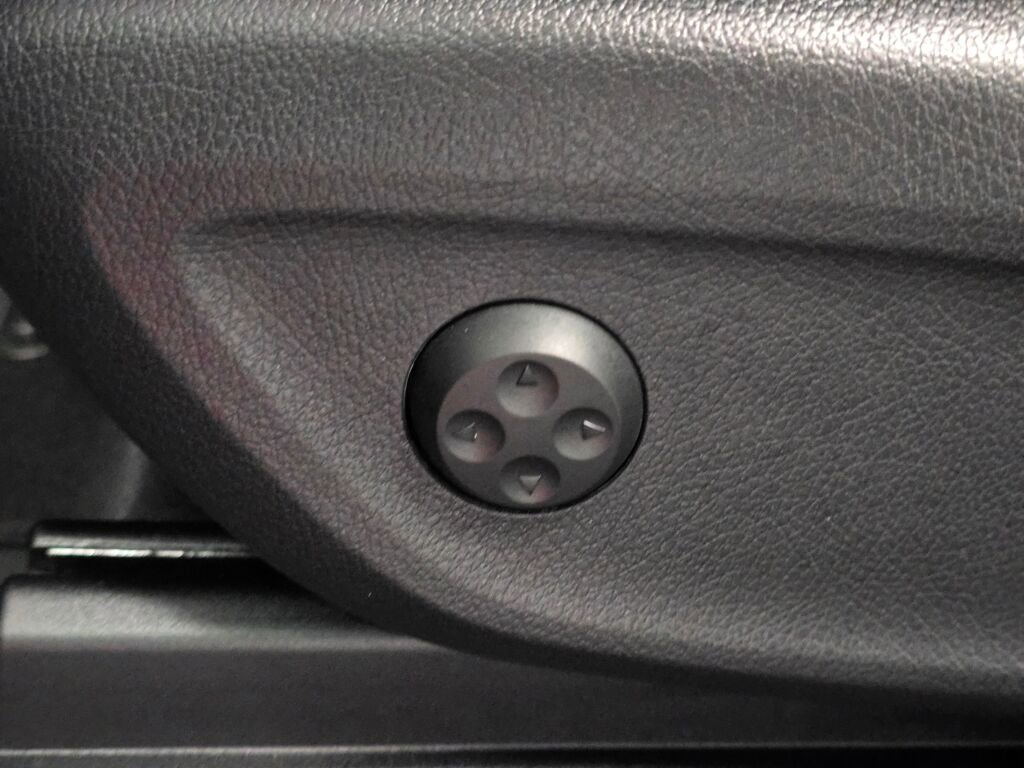 Used 2024 Mercedes-Benz GLE 350 GLE 350 w/ 3rd Row Seat Package image 36