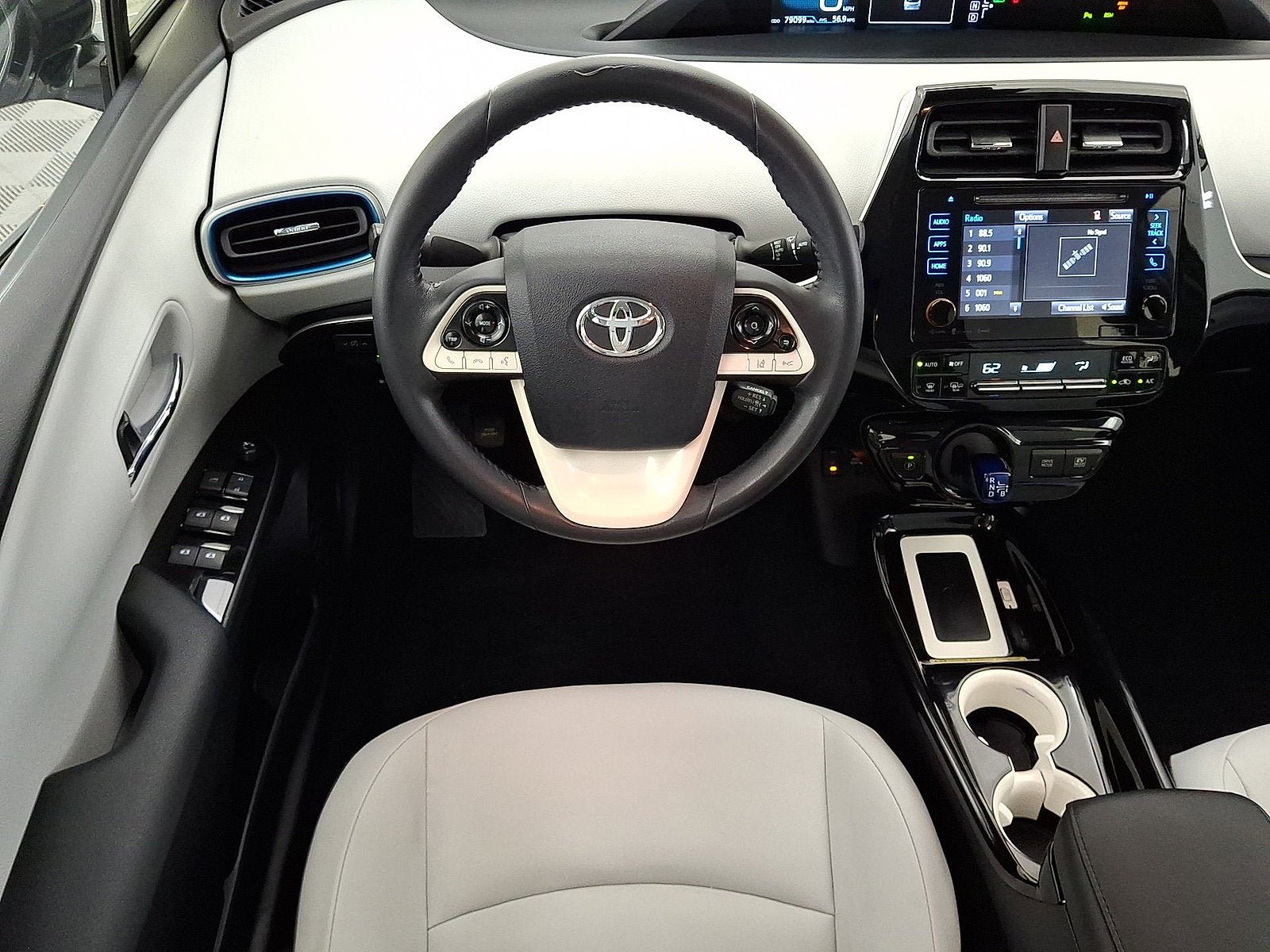 Used 2017 Toyota Prius Four FWD image 13
